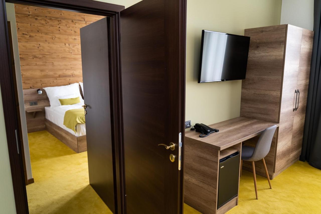 Hotel Kristaly Konferencia & Wellness Ajka Экстерьер фото
