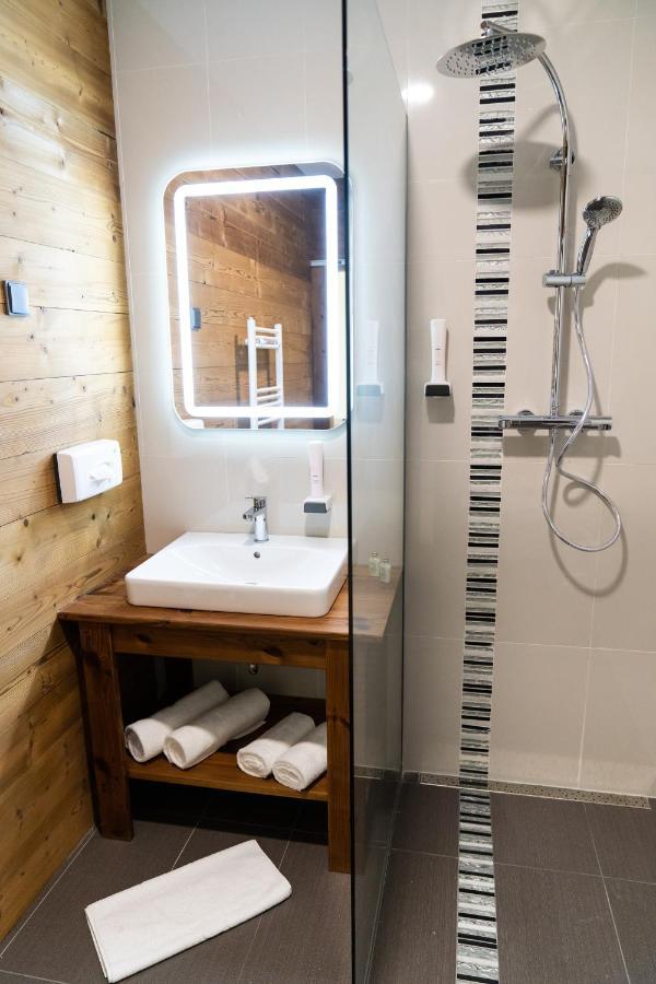 Hotel Kristaly Konferencia & Wellness Ajka Экстерьер фото