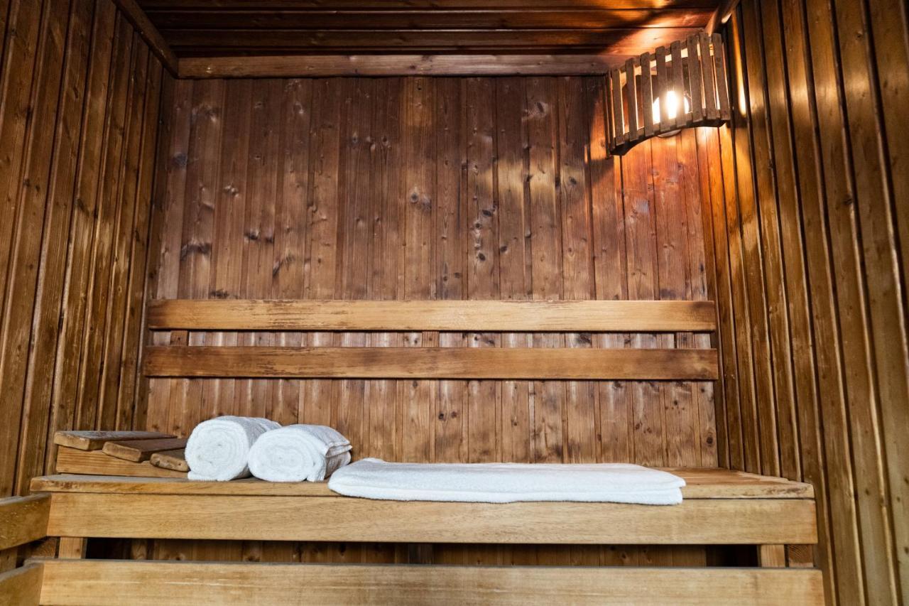 Hotel Kristaly Konferencia & Wellness Ajka Экстерьер фото