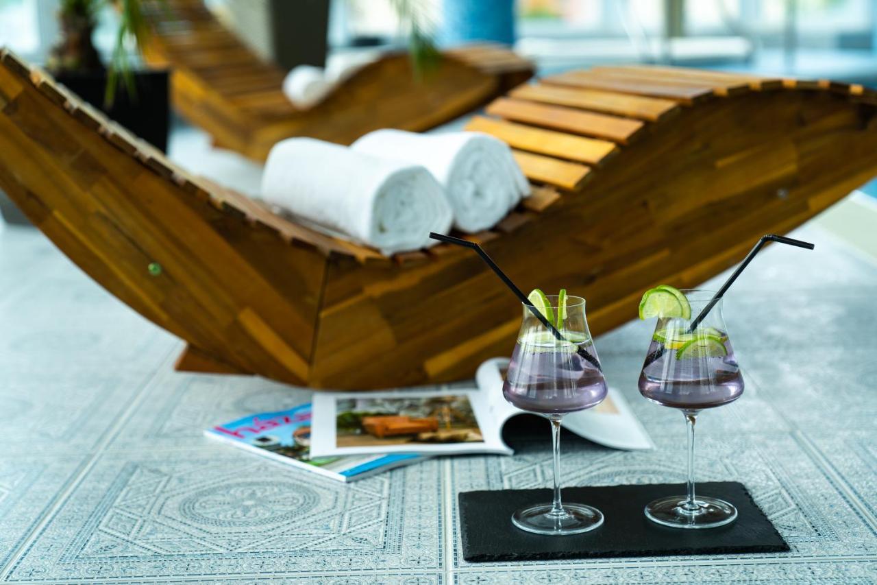 Hotel Kristaly Konferencia & Wellness Ajka Экстерьер фото