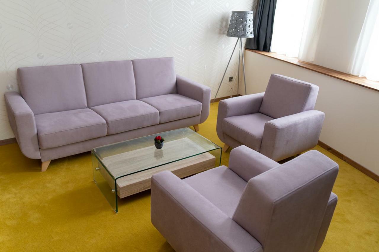 Hotel Kristaly Konferencia & Wellness Ajka Экстерьер фото