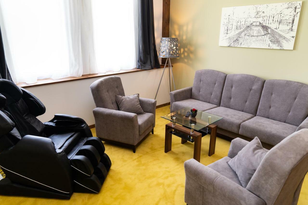 Hotel Kristaly Konferencia & Wellness Ajka Экстерьер фото